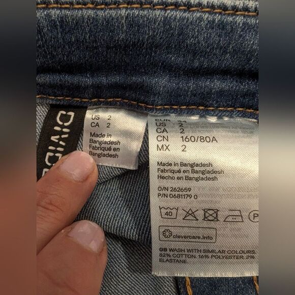 H&M Divided Women’s Denim jean Mini Button Down adjustable strap stretch Size 2 - Picture 9 of 10